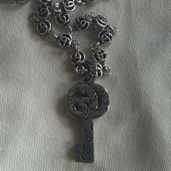 Gucci GG Marmont key pendant necklace - Picture 5 of 8
